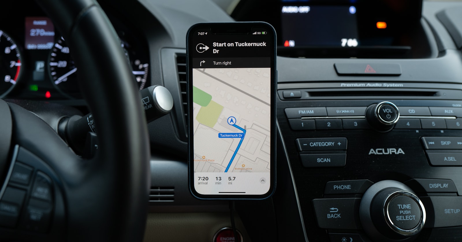 iPhone mit dem Autodisplay verbinden